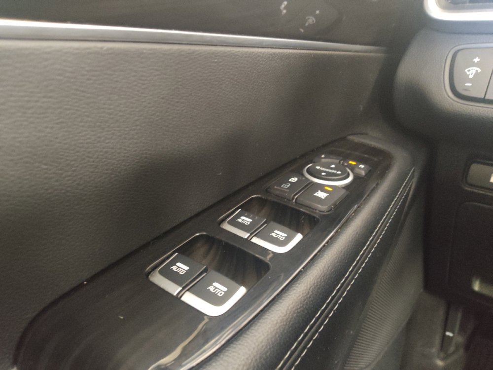 Used 2019 Kia Sorento AWD V6 image 27
