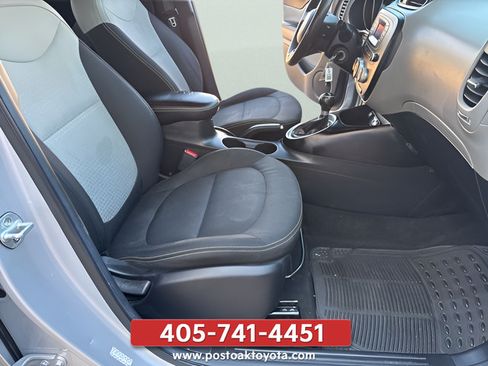 Used 2015 Kia Soul + FWD image 26