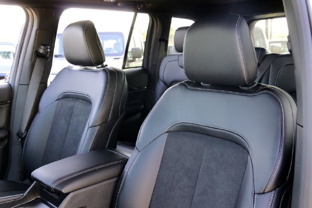 New 2025 Jeep Grand Cherokee Altitude RWD image 10