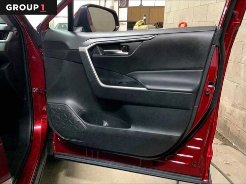 Used 2022 Toyota RAV4 XLE image 22