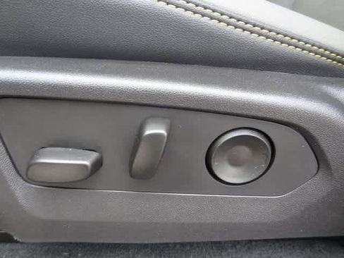 Used 2026 Chevrolet Colorado ZR2 w/ Technology Package image 7