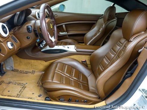 Used 2012 Ferrari California image 11