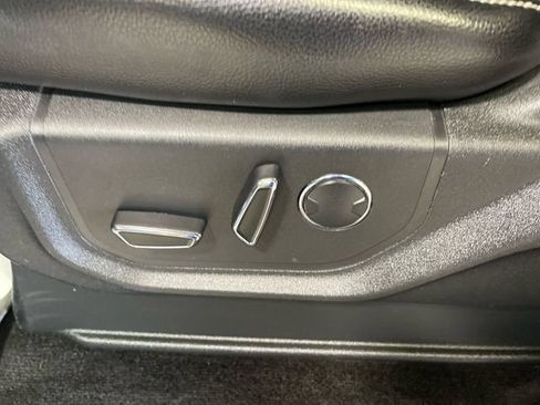 Used 2018 Ford F150 Lariat w/ Equipment Group 502A Luxury AWD/4WD image 13