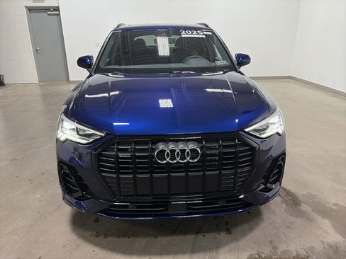 Certified 2025 Audi Q3 2.0T Premium w/ Convenience Plus Package image 38