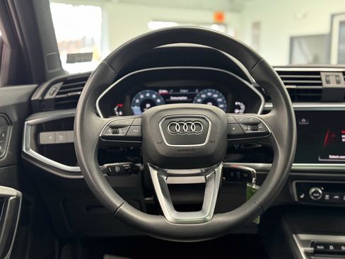 Used 2025 Audi Q3 2.0T Premium image 17