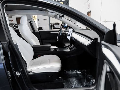 Used 2023 Tesla Model Y Long Range AWD/4WD image 34