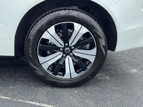 Used 2024 Volvo XC60 T8 Plus w/ Protection Package Premier AWD/4WD image 8