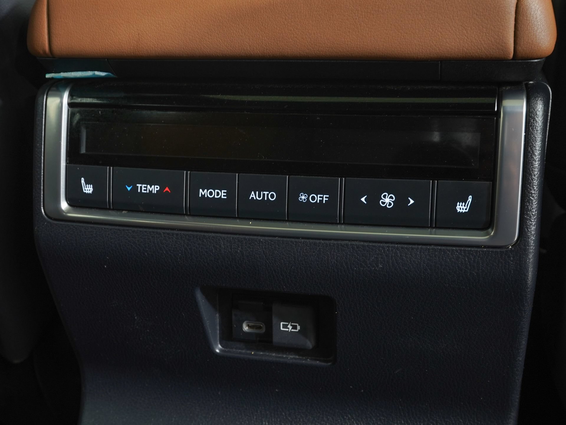 Used 2024 Lexus GX 550 w/ Accessory Package (2T) AWD/4WD image 11