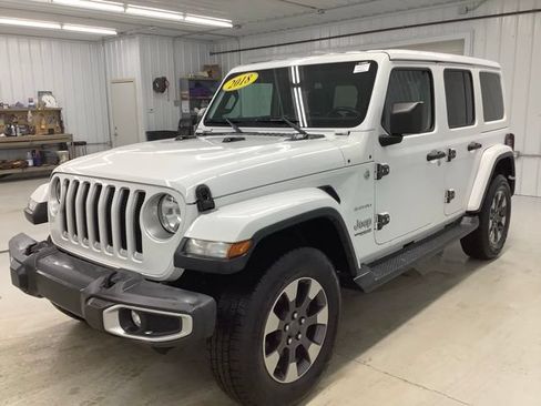 Used 2018 Jeep Wrangler Unlimited Sahara w/ Cold Weather Group AWD/4WD image 3