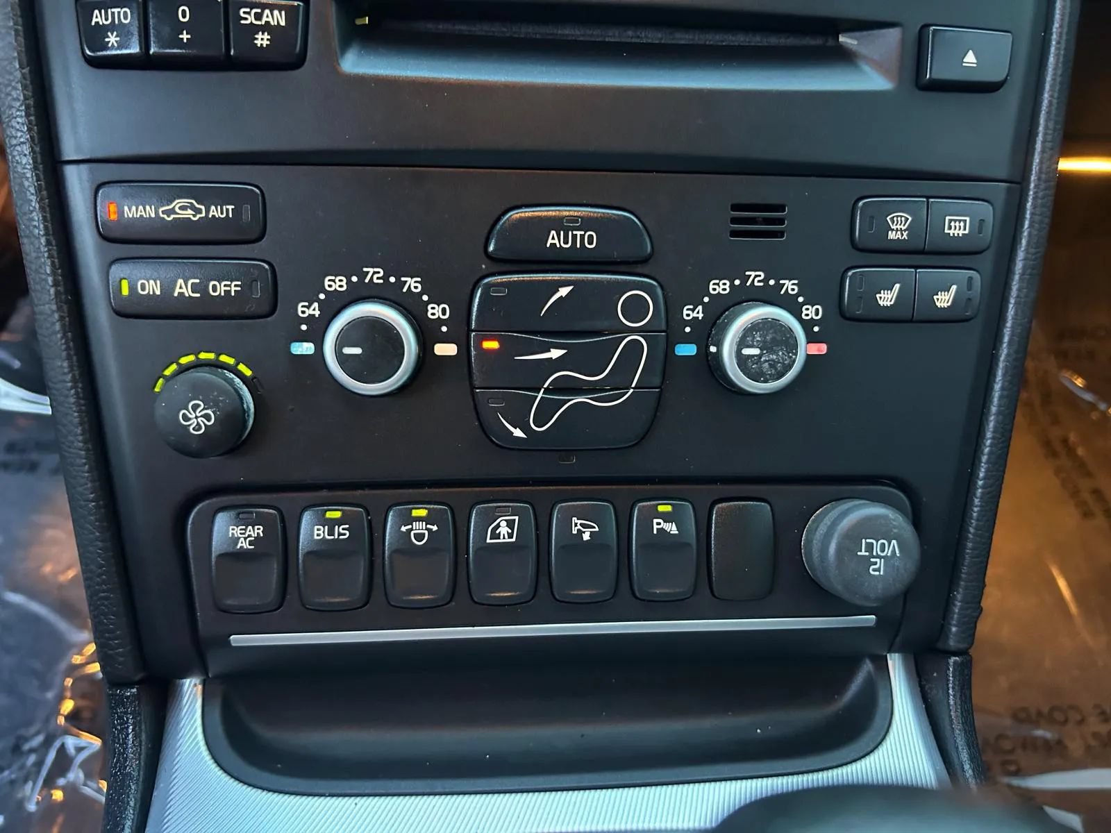 Used 2014 Volvo XC90 3.2 R-Design FWD image 19
