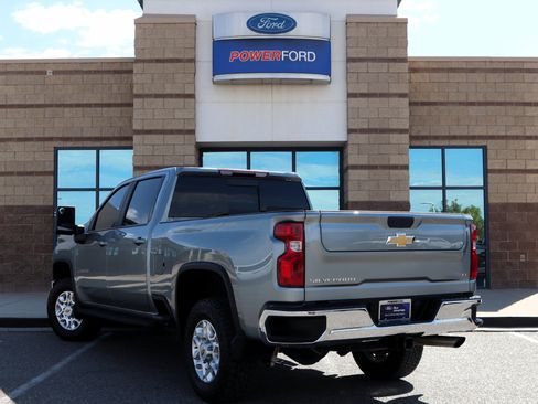 Used 2024 Chevrolet Silverado 2500 LT AWD/4WD image 8