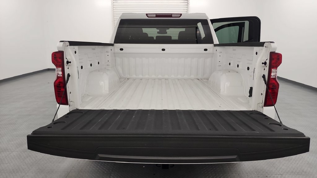 Used 2023 Chevrolet Silverado 1500 LT AWD/4WD image 25