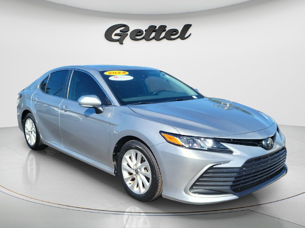 Used 2024 Toyota Camry LE w/ Convenience Package FWD image 3