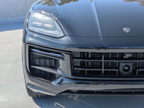 New 2025 Porsche Cayenne Turbo image 12