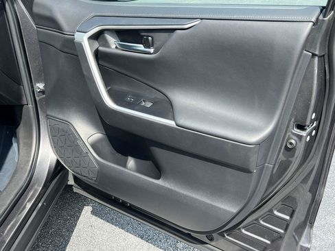 Used 2022 Toyota RAV4 Limited AWD/4WD image 14