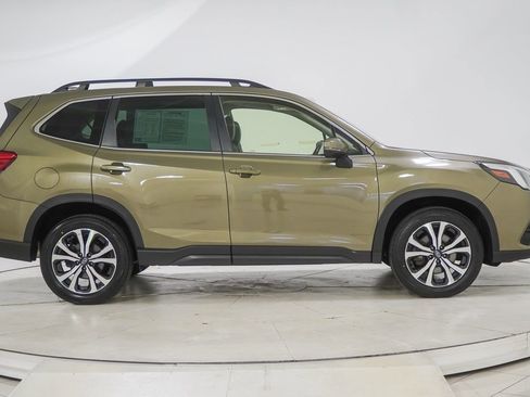Used 2023 Subaru Forester Limited image 15