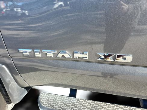 Used 2017 Nissan Titan SL image 34