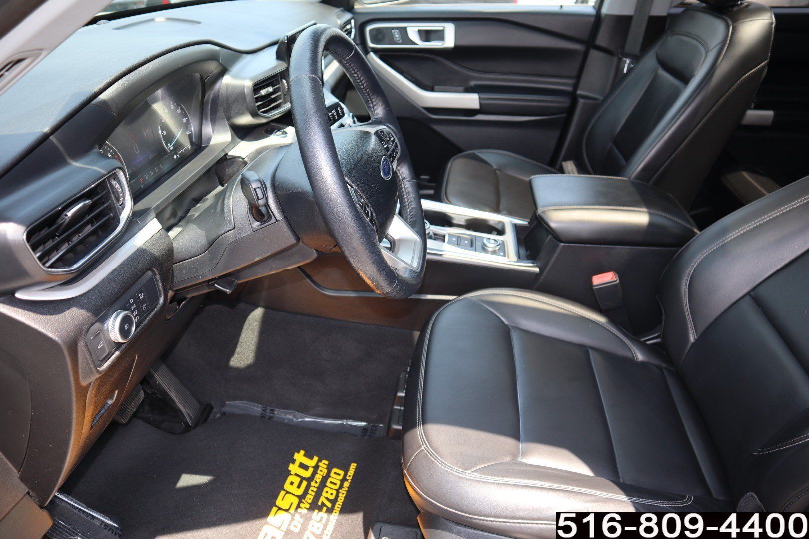 Used 2022 Ford Explorer XLT w/ Equipment Group 202A AWD/4WD image 17