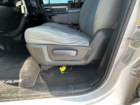 Used 2015 RAM 2500 SLT image 26