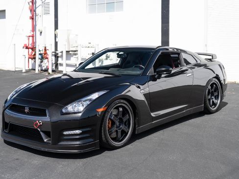 Used 2013 Nissan GT-R Black Edition AWD/4WD image 5