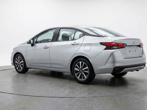 Used 2025 Nissan Versa SV image 6