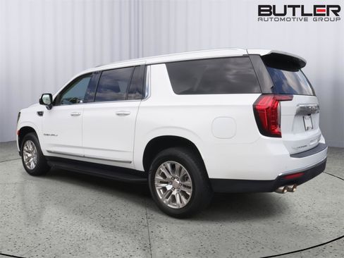 Used 2024 GMC Yukon XL Denali RWD image 4