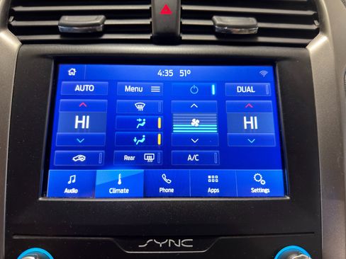 Used 2019 Ford Fusion SE image 37