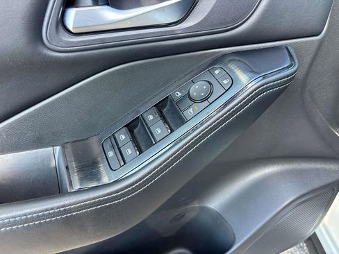 Used 2024 Nissan Rogue SV AWD/4WD image 9