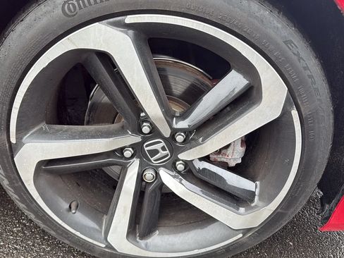 Used 2018 Honda Accord Sport image 13