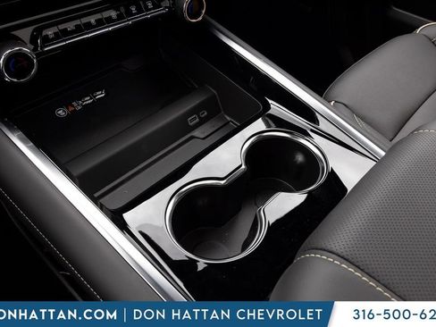 New 2026 Chevrolet Suburban Premier w/ Sun And Tow Package AWD/4WD image 10