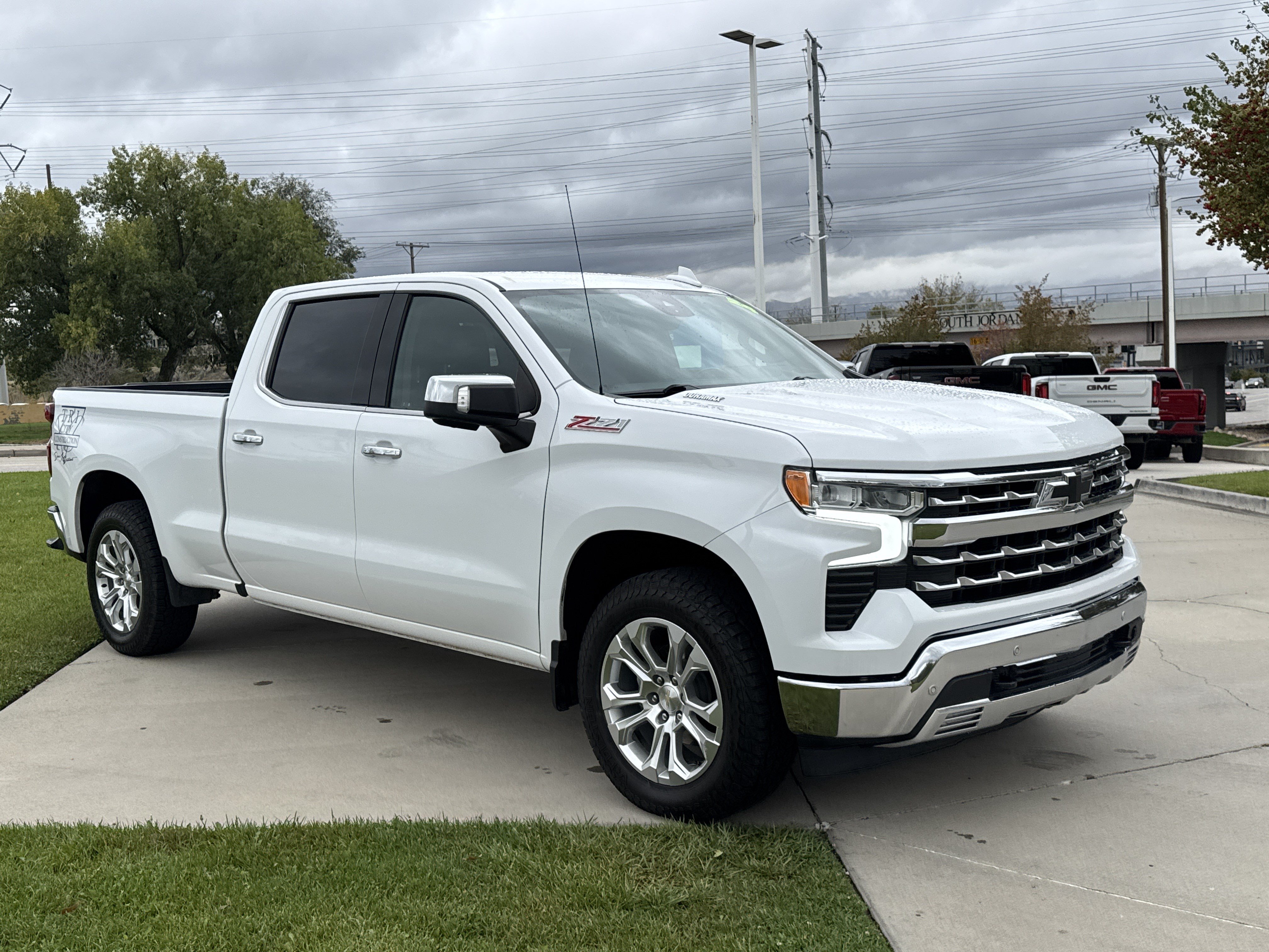 Certified 2024 Chevrolet Silverado 1500 LTZ w/ Technology Package AWD/4WD image 8