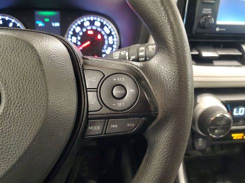 Used 2022 Toyota RAV4 XLE w/ Convenience Package image 24