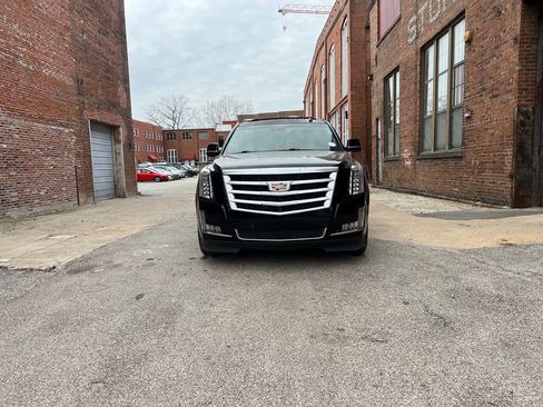 Used 2015 Cadillac Escalade ESV Premium image 7