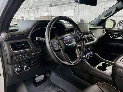 Used 2024 GMC Yukon XL AT4 w/ Technology Package AWD/4WD image 8