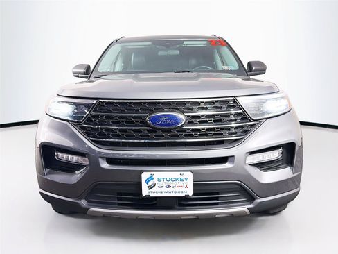 Used 2023 Ford Explorer XLT w/ Equipment Group 202A AWD/4WD image 2