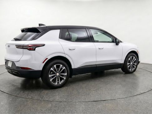 Used 2025 Chevrolet Equinox LT FWD image 9