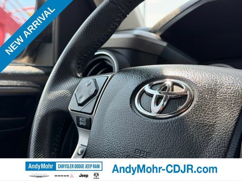 Used 2016 Toyota Tacoma SR5 w/ SR5 Appearance Package (SN) AWD/4WD image 16
