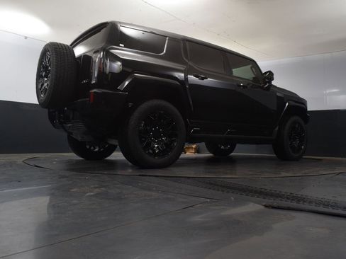 New 2025 GMC Hummer EV 2X w/ LPO, Dark Essentials Package image 46