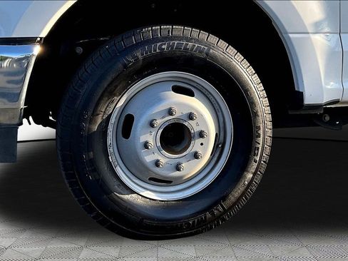 Used 2022 Ford F350 XL w/ Power Equipment Group image 27