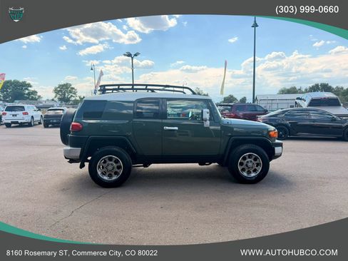 Used 2012 Toyota FJ Cruiser 4WD w/ Upgrade Pkg image 4