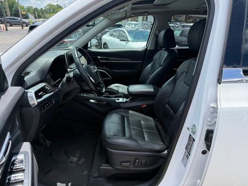 Certified 2022 Kia Telluride EX w/ EX Premium Package FWD image 9