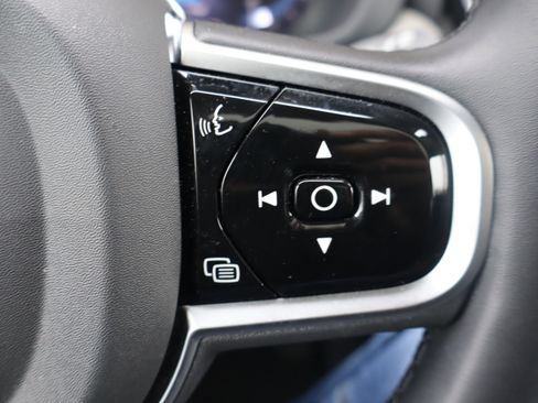 Used 2025 Volvo XC60 B5 Plus w/ Climate Package image 21