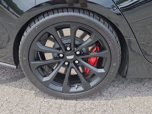 Used 2018 Cadillac CTS V w/ Carbon Fiber Package RWD image 7