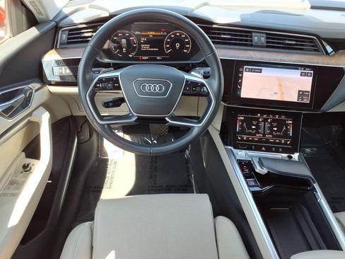 Used 2019 Audi e-tron Prestige AWD/4WD image 18