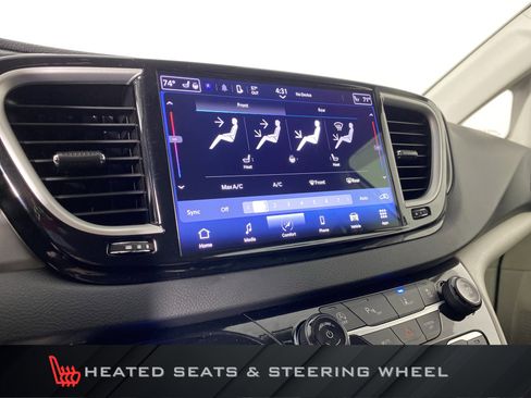 Used 2023 Chrysler Pacifica Touring-L image 5