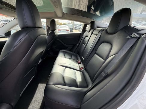 Used 2022 Tesla Model 3 image 12