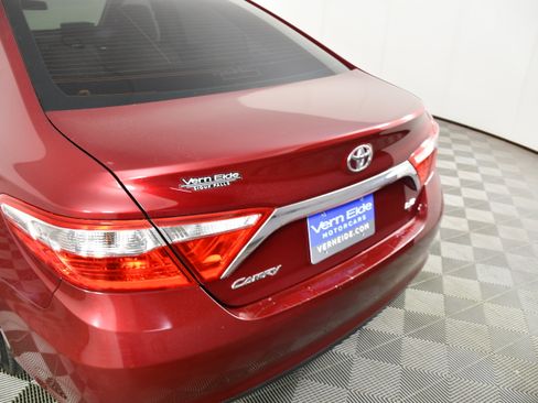 Used 2016 Toyota Camry LE FWD image 15