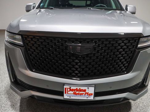 Used 2023 Cadillac Escalade Premium Luxury w/ LPO, Floor Liner Package AWD/4WD image 4