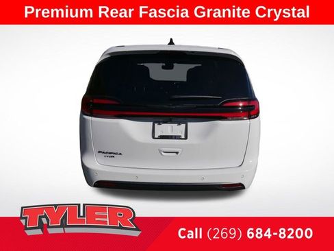 New 2026 Chrysler Pacifica Select image 7