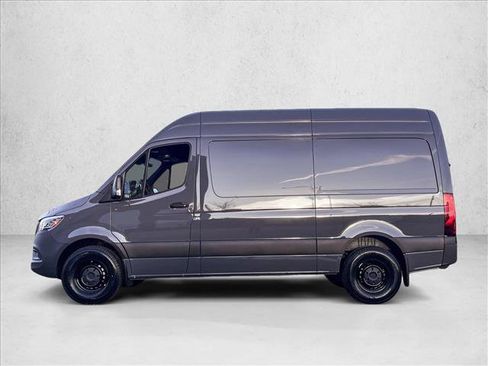 Used 2024 Mercedes-Benz Sprinter 2500 image 9